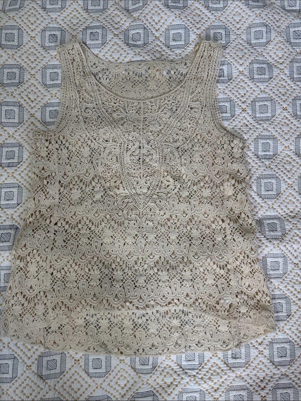 Sleeveless Crochet Lace Tank Top - Cream